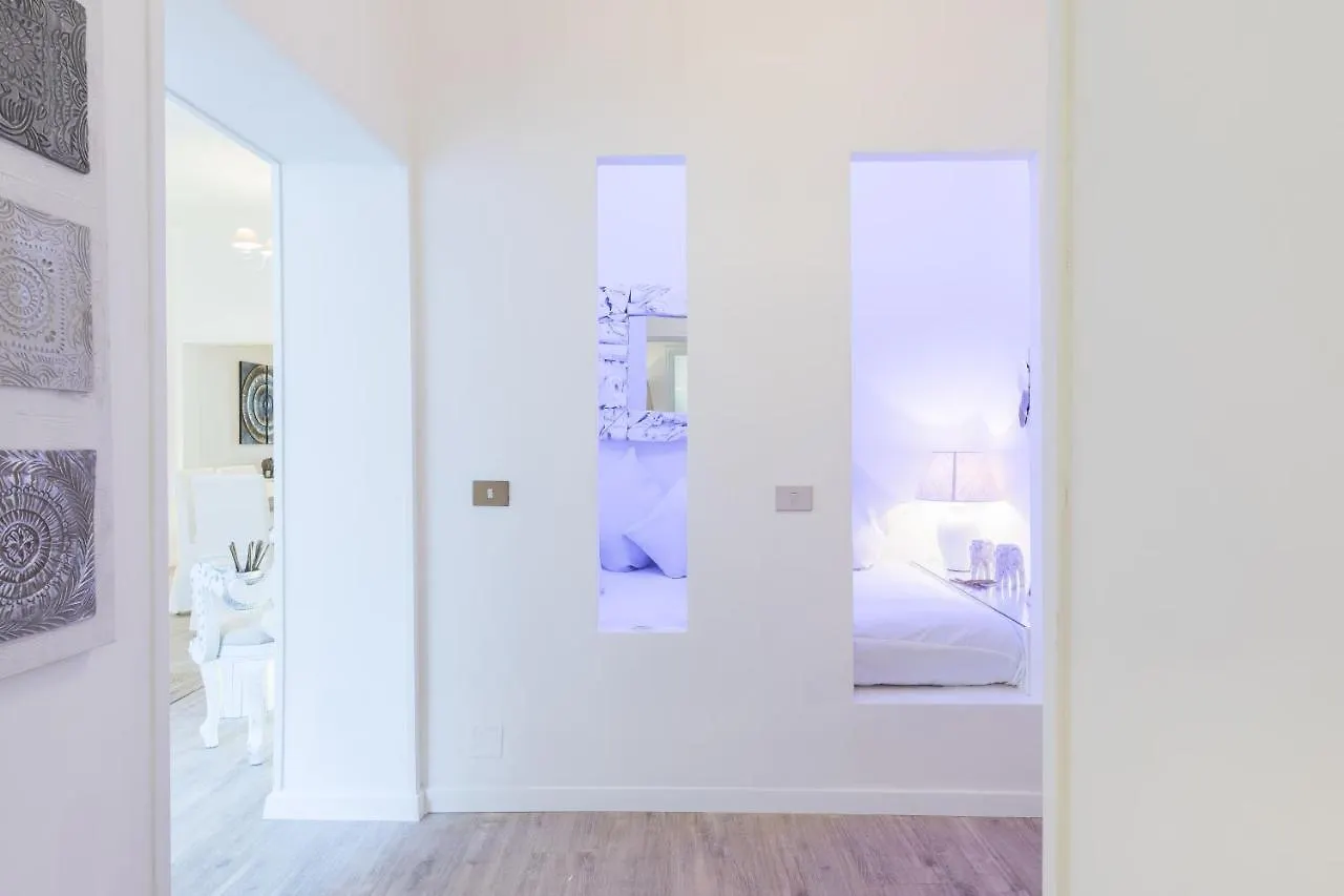 Spanish Steps 52 Luxury Rome Apartment
